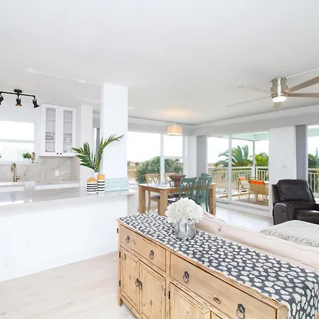 Tropic Terrace Resort #59 - Beach View Penthouse!